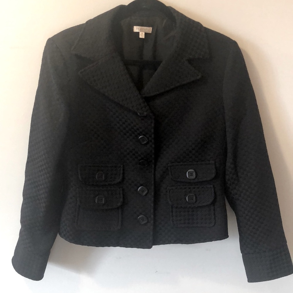 Short black blazer